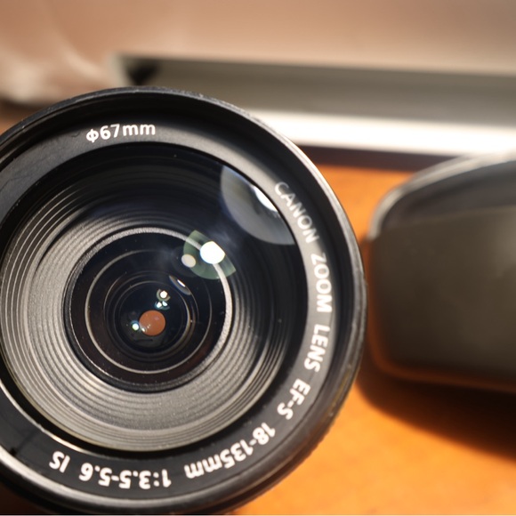 Canon EFS 18-135 mm - Picture 3 of 8